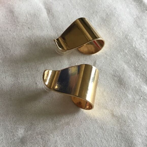 $8 ea or 3/$15. Goldtone Pierced Earrings - Picture 5 of 6